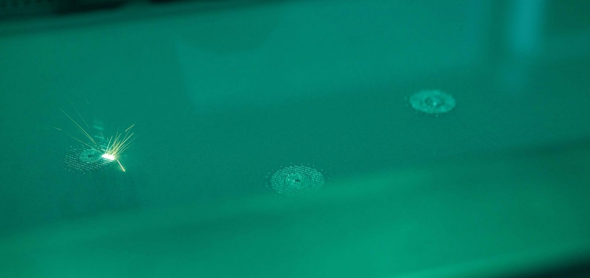 Laser werden bei Aesculap unter anderem auch für die additive Fertigung von Hüftpfannen eingesetzt. 