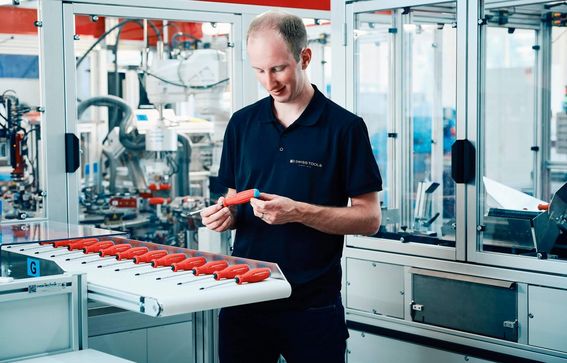 PB_Swiss_Tools_Stage