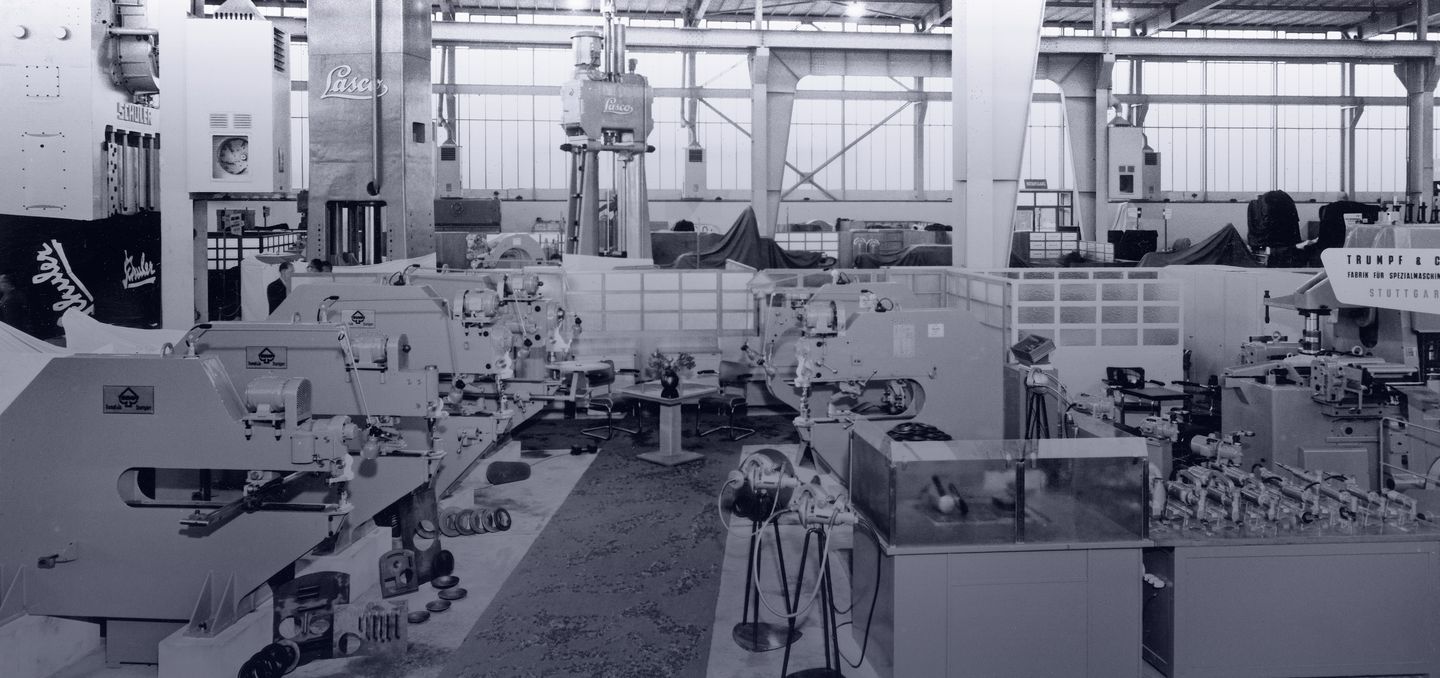 historical picture of TRUMPF booth at a trade show in Hanover, Germany