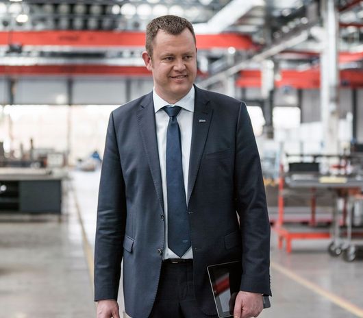 总经理视察生产