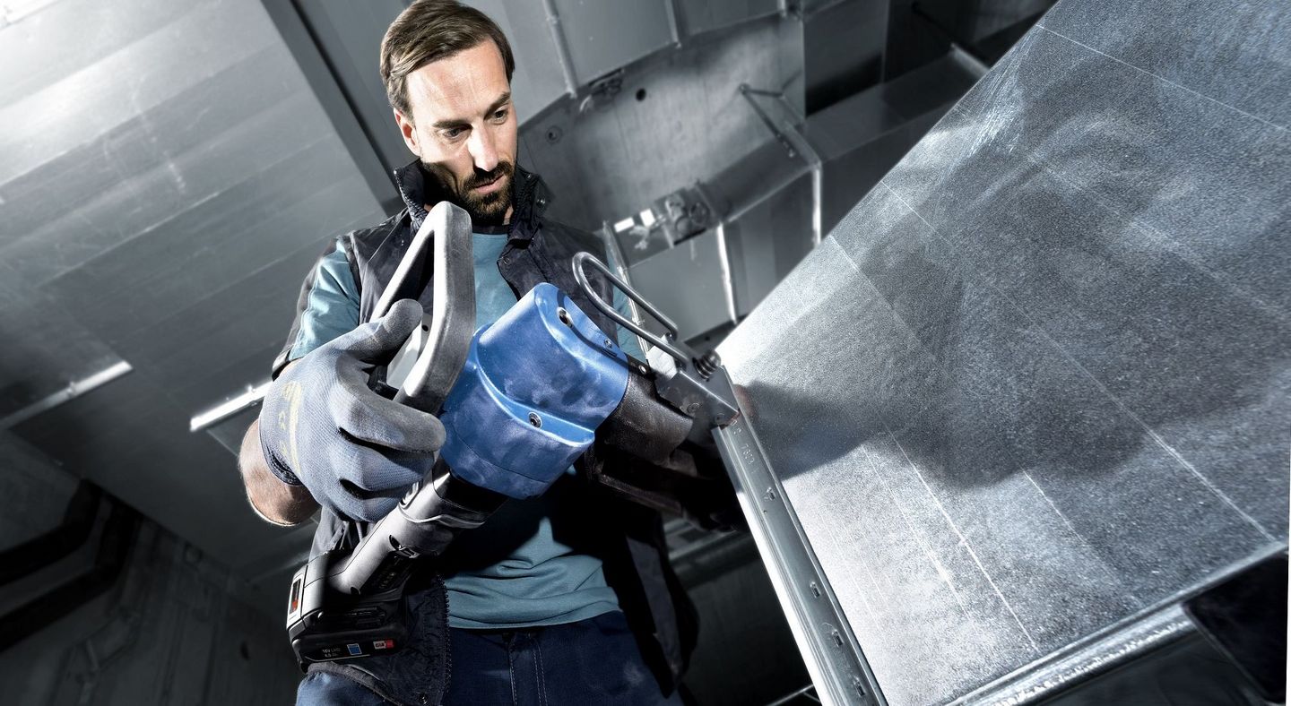 Power fastener joining duct edges