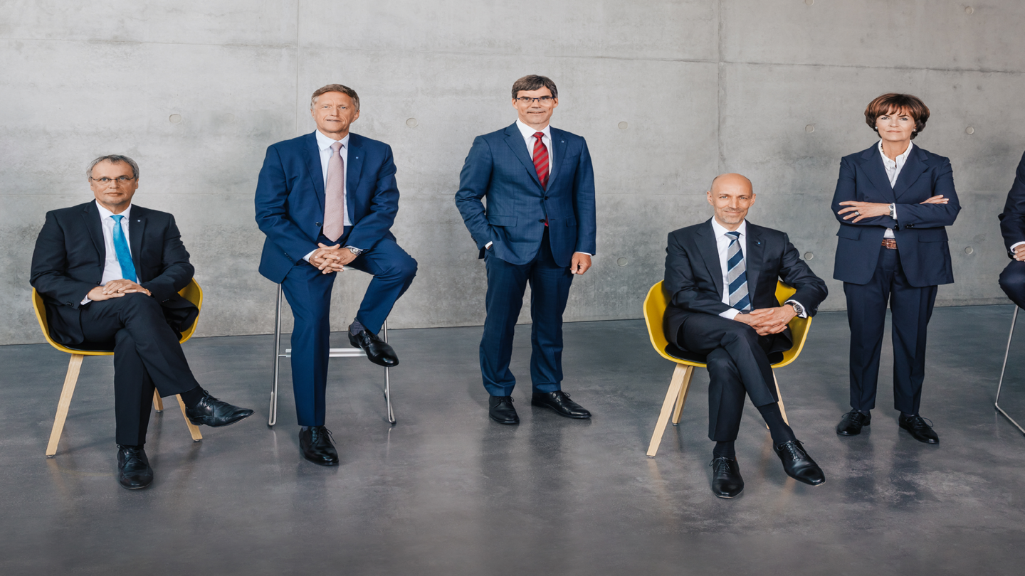 通快董事会合影