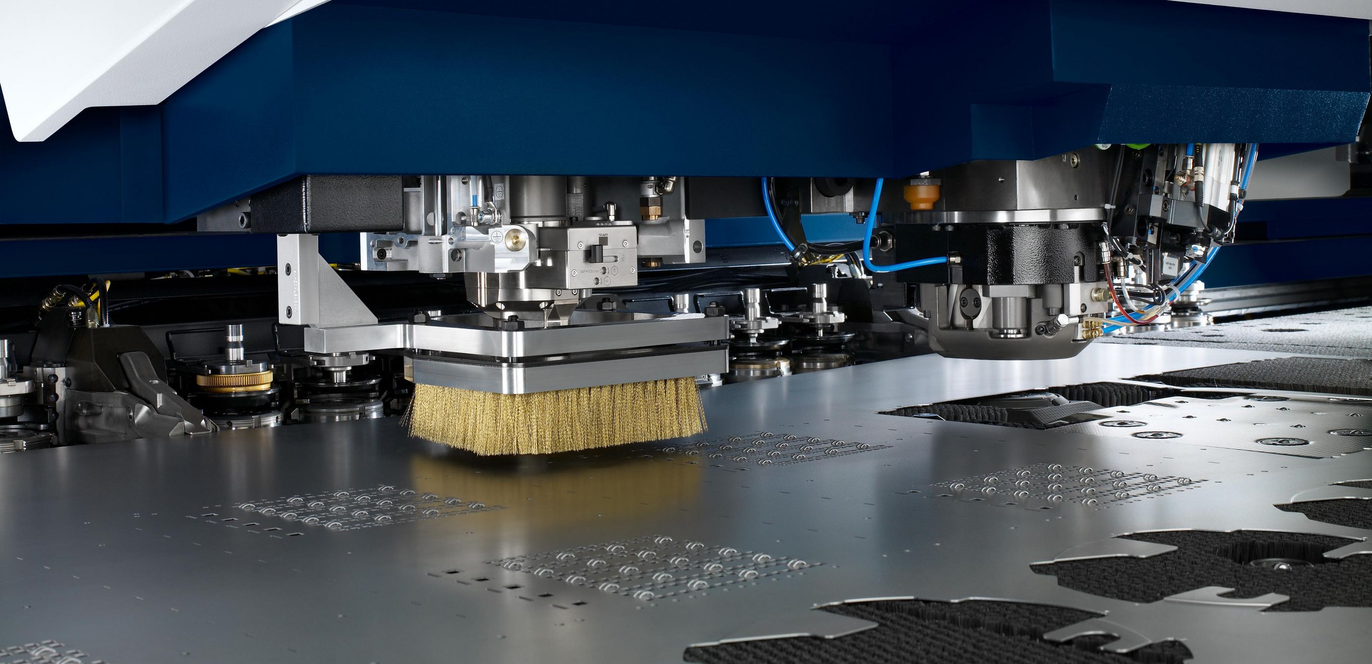 TruMatic 7000, punching and laser head