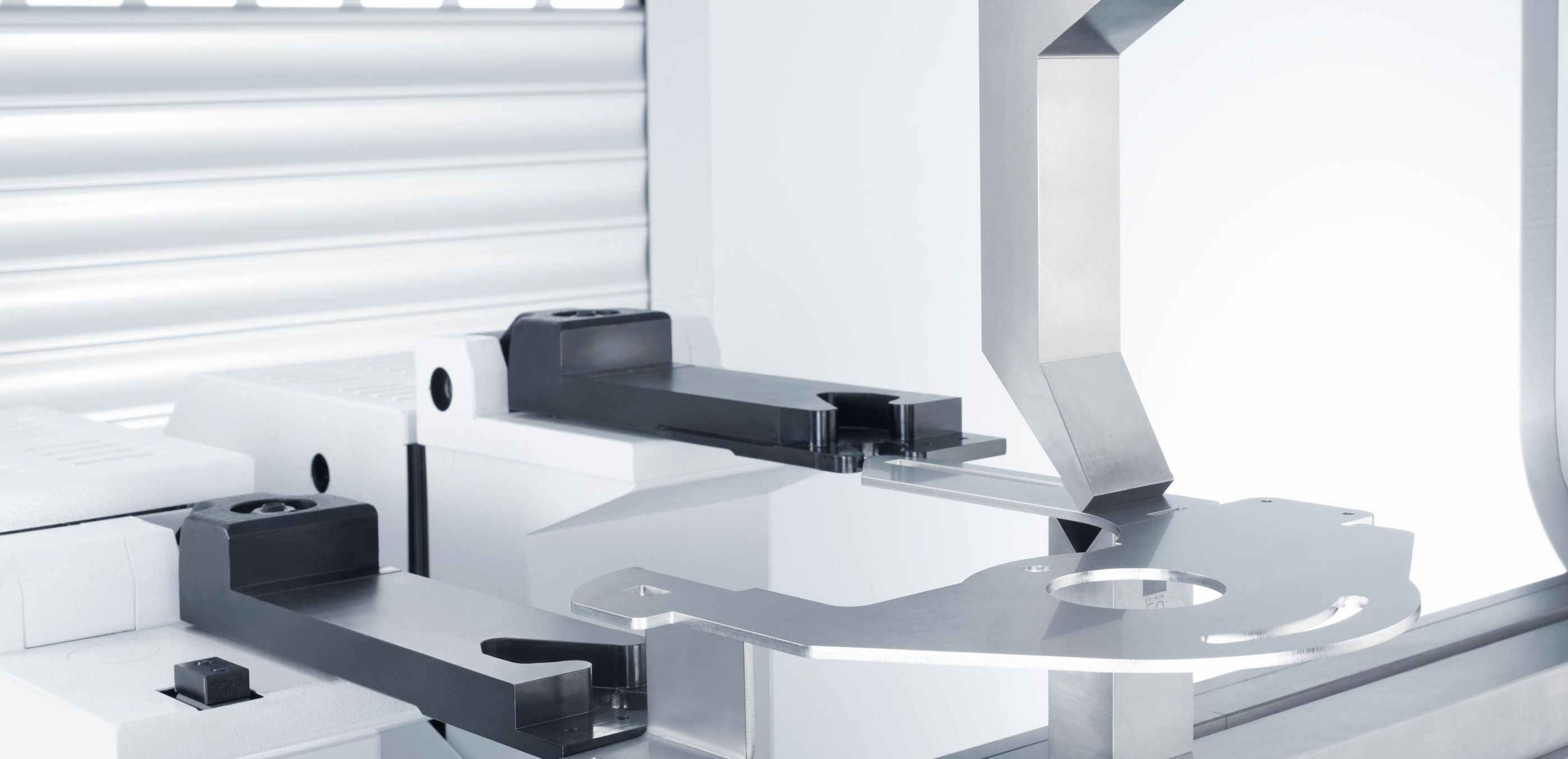 TruBend 5000 系列，6 轴后挡料