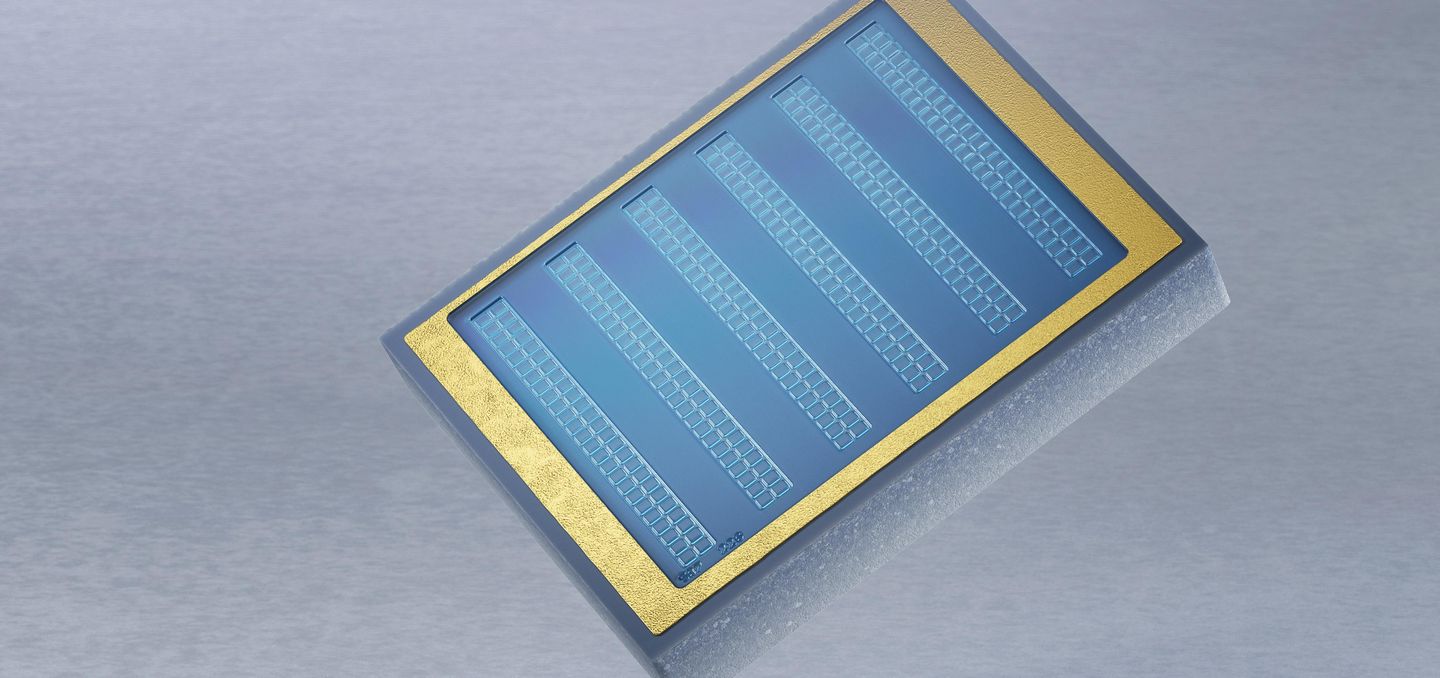 VCSEL with integrated Backside Optics